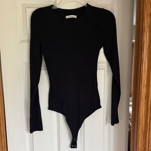 Abercrombie & Fitch Black Long-Sleeve Crew Neck ribbed Bodysuit